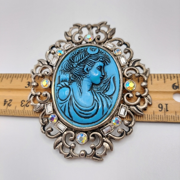 Vintage Large Blue Cameo w/Aurora Borelis/ Silvertone/ Pendant & Brooch. - Picture 5 of 9